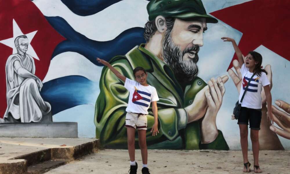 Fidel Castro est vivant, Hollande l’a rencontré Fidel Castro est vivant, Hollande l’a rencontré
