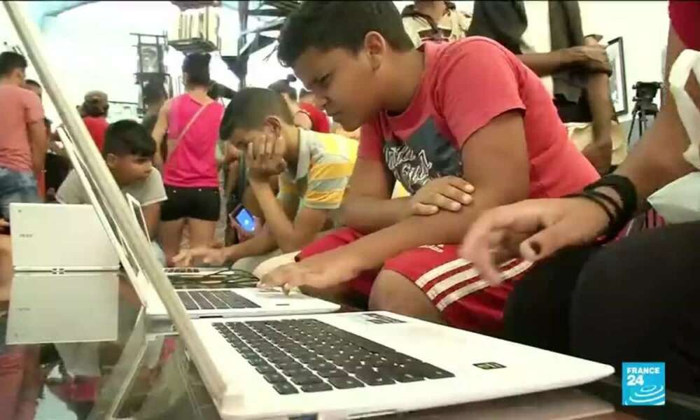 Internet à Cuba : l'accès au Wifi sous contrôle du gouvernement Internet à Cuba : l'accès au Wifi sous contrôle du gouvernement