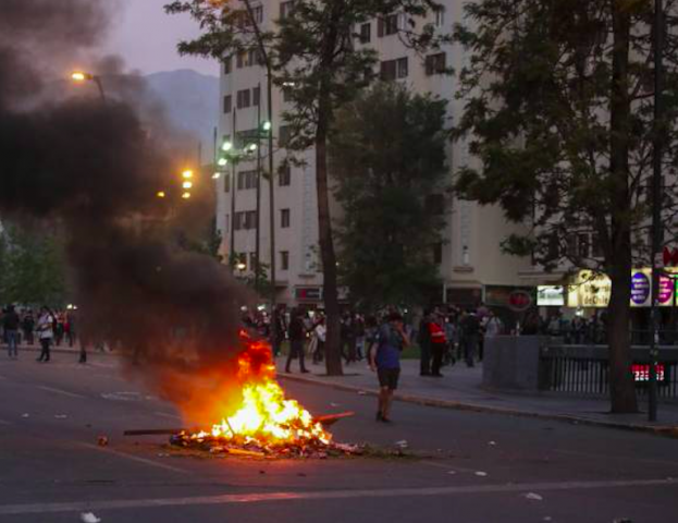Chili, chaos et protestations imitant l'Équateur et la France