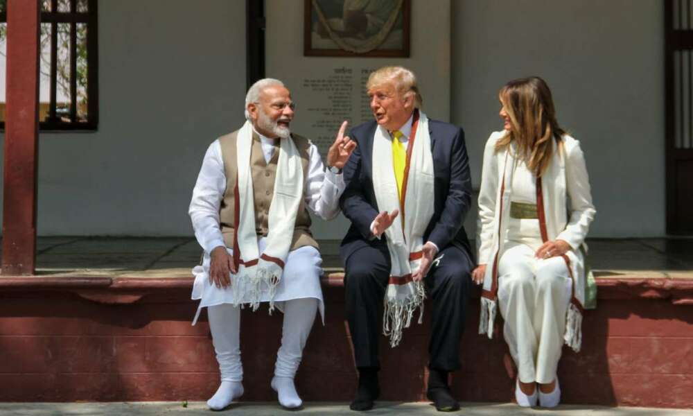 Trump célèbre la tolérance indienne quand des heurts intercommunautaires embrasent New Delhi