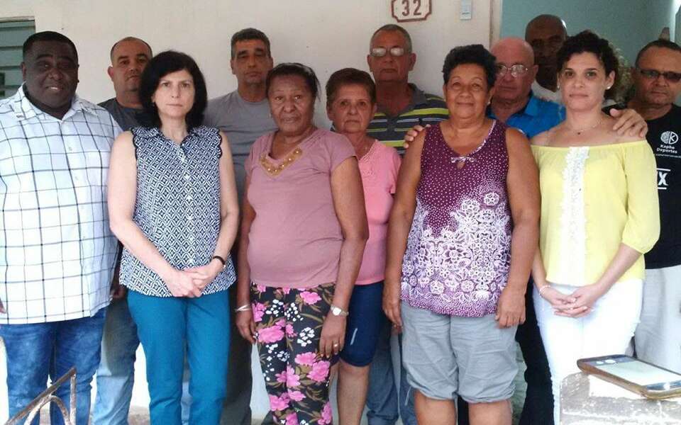 Directeur commercial américain à Cuba rencontre des militants