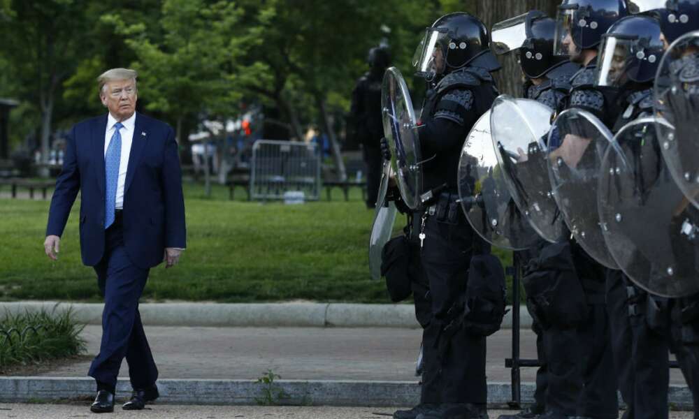 Mort de George Floyd : Donald Trump se revendique « président de la loi et de l’ordre »