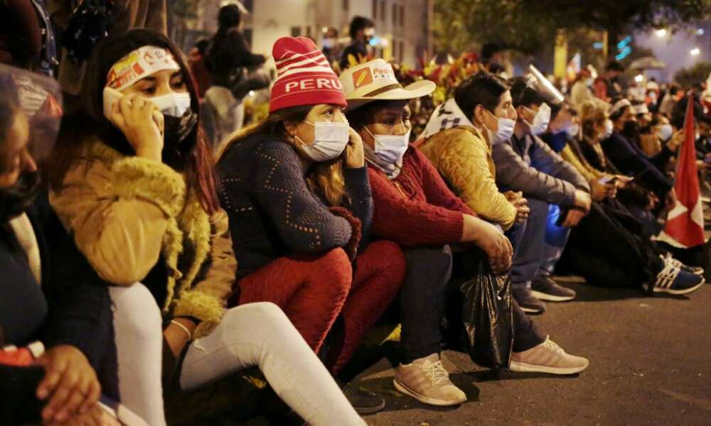 Au Pérou, un duel serré entre Castillo et Fujimori