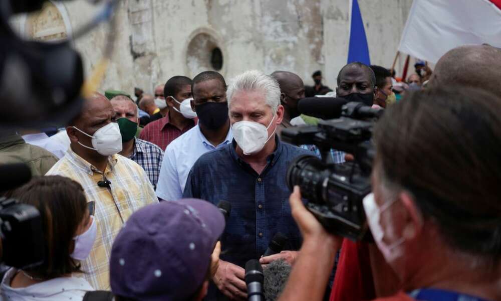 Cuba attribue les troubles à « l&rsquo;asphyxie » des États-Unis alors que Biden soutient les manifestations