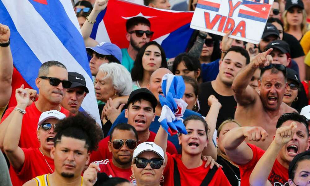 Les politiciens américains soutiennent les manifestants cubains alors que le département d&rsquo;État appelle au « calme »
