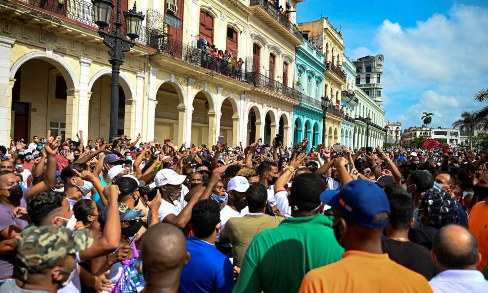 Manifestations à Cuba : "Les gens manquent de tout, la situation économique et sociale est absolument horrible",