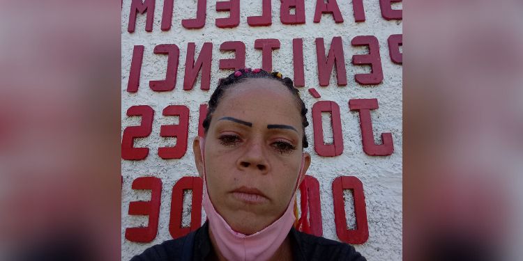 Ils arrêtent Bárbara Farrat, la mère d&rsquo;un manifestant du 11J