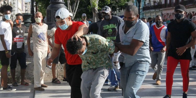 Le régime a provoqué 9 705 actions répressives contre les Cubains en 2021