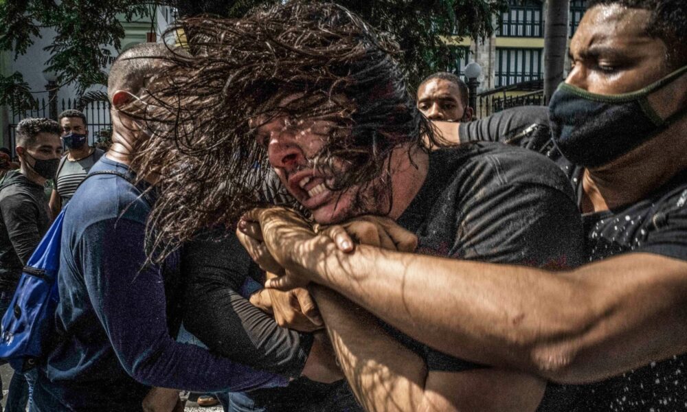 La décomposition du régime communiste cubain La décomposition du régime communiste cubain