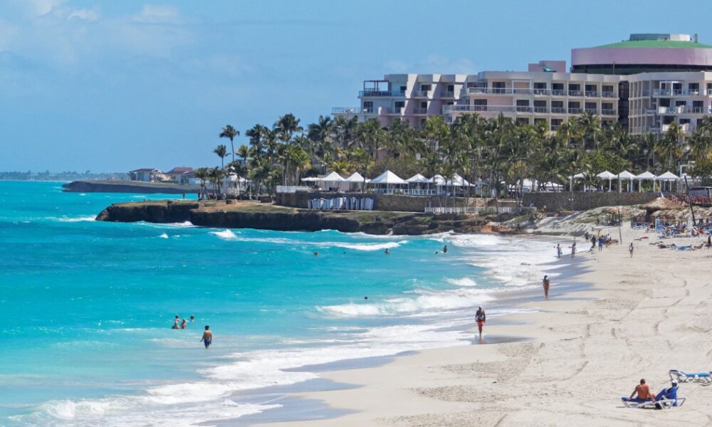 Les Russes disparaissent des plages de Cuba, jetant un doute sur la reprise du tourisme