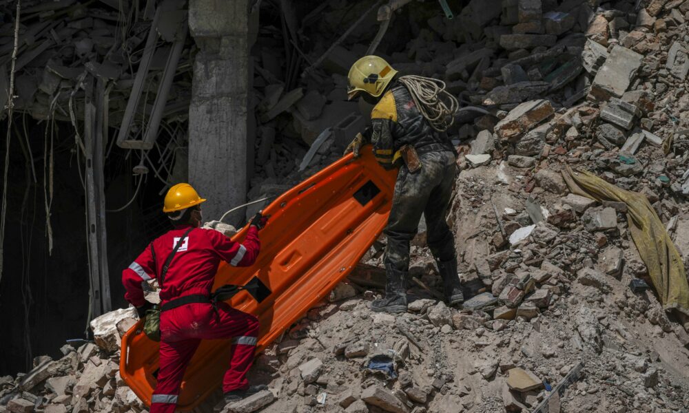Recherche désespérée de survivants dans l’explosion d’un hôtel à Cuba ; 27 morts Recherche désespérée de survivants dans l’explosion d’un hôtel à Cuba ; 27 morts