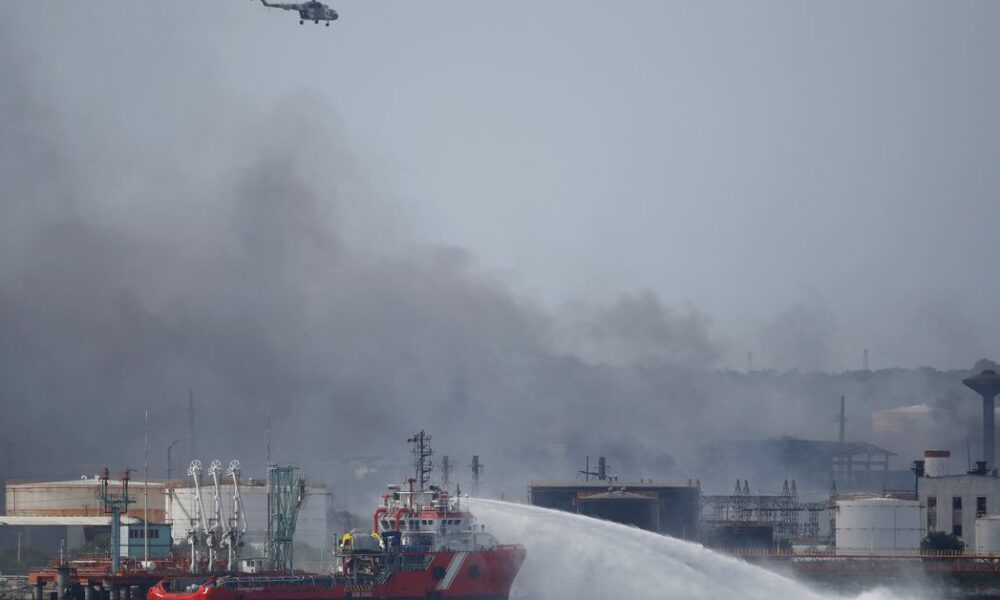 Cuba augmente ses importations de carburant et remanie ses opérations de transport après l’incendie d’un terminal Cuba augmente ses importations de carburant et remanie ses opérations de transport après l’incendie d’un terminal