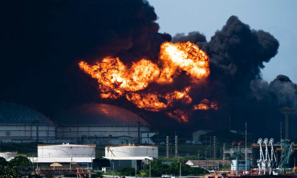 Cuba appelle à l’aide pour faire face à l’incendie d’un dépôt pétrolier Cuba appelle à l’aide pour faire face à l’incendie d’un dépôt pétrolier