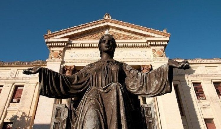 Du contrôle religieux à l&rsquo;endoctrinement de Castro CubaNet