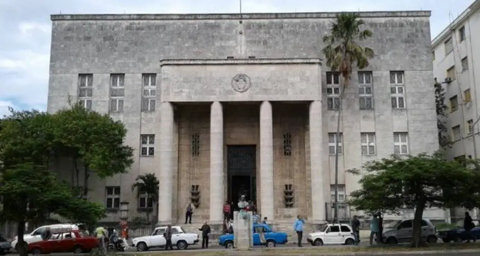 Bibliothèque publique SEAP, la première du genre à Cuba Bibliothèque publique SEAP, la première du genre à Cuba